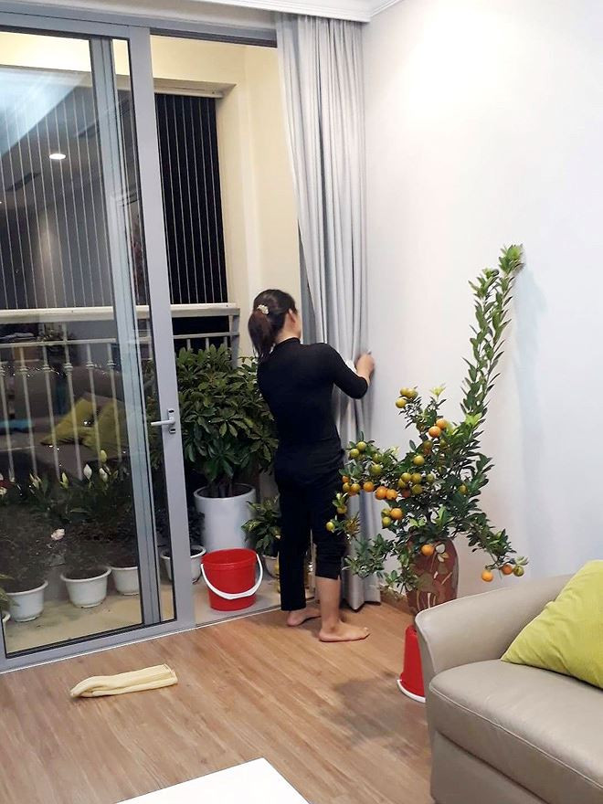 Dịch vụ vệ sinh, dọn dẹp nhà cửa 'hốt bạc' dịp cận Tết. Dịch vụ vệ sinh, dọn dẹp nhà cửa 'hốt bạc' dịp cận Tết.