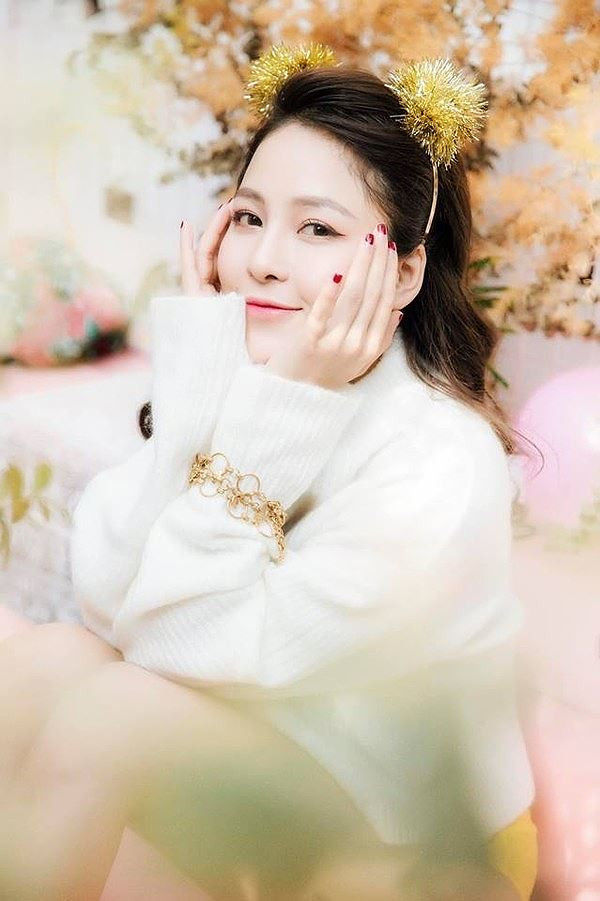  Hotgirl Trâm Anh tên đầy đủ là Đỗ Thị Trâm Anh. Cô được biết đến từ sau khi tham gia chương trình 