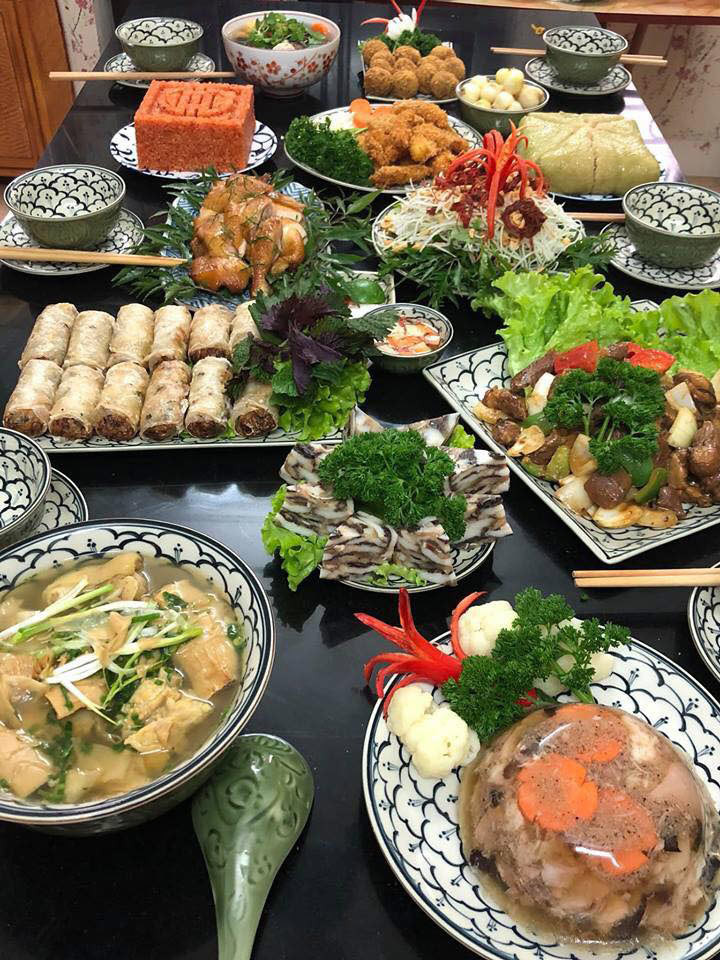 Một trong những thực đơn được nhiều chị em chọn đặt ngày ông Công ông Táo tại cơ sở nấu cỗ của chị Minh Hiền. Một trong những thực đơn được nhiều chị em chọn đặt ngày ông Công ông Táo tại cơ sở nấu cỗ của chị Minh Hiền.