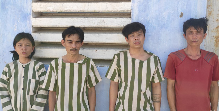 4 đối tượng mua bán trái phép chất ma túy tại Cơ quan Công an. Ảnh: Hoàng Hiền