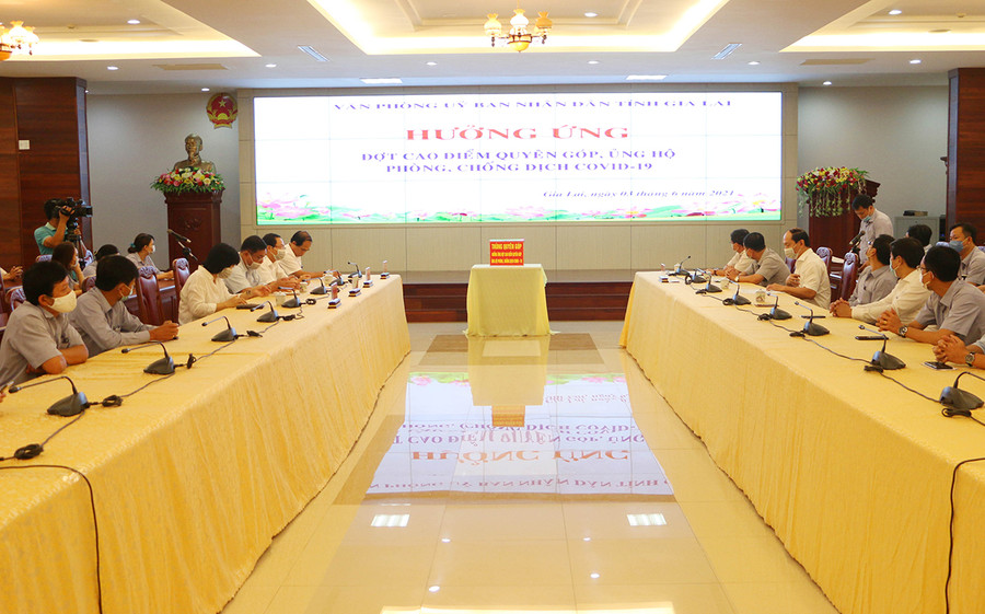 Quang cảnh lễ phát động quyên góp ủng hộ phòng-chống dịch Covid-19. Ảnh: Quang Tấn Quang cảnh buổi lễ phát động quyên góp ủng hộ phòng-chống dịch Covid-19. Ảnh: Quang Tấn