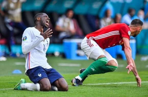 Ousmane Dembele phải chia tay EURO 2020 chỉ sau 30 phút thi đấu. Ảnh: UEFA