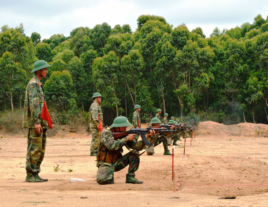 Sư đoàn 320 tổ chức huấn luyện chiến sĩ mới. Ảnh: Vĩnh Hoàng