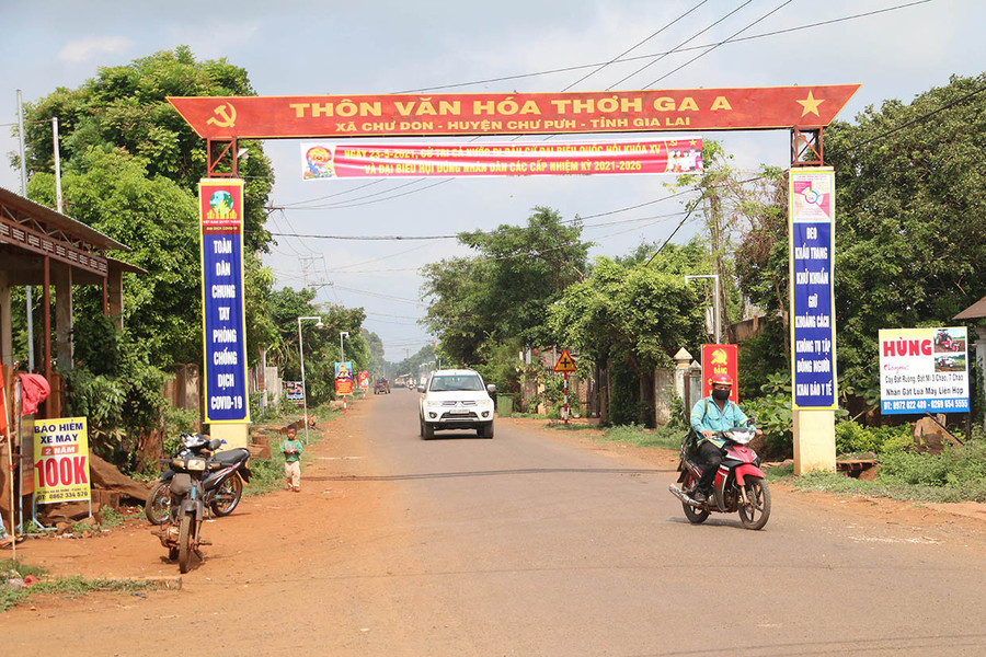  Diện mạo làng Thơ Ga A thay đổi nhanh chóng từ khi triển khai xây dựng làng NTM. Ảnh: Quang Tấn