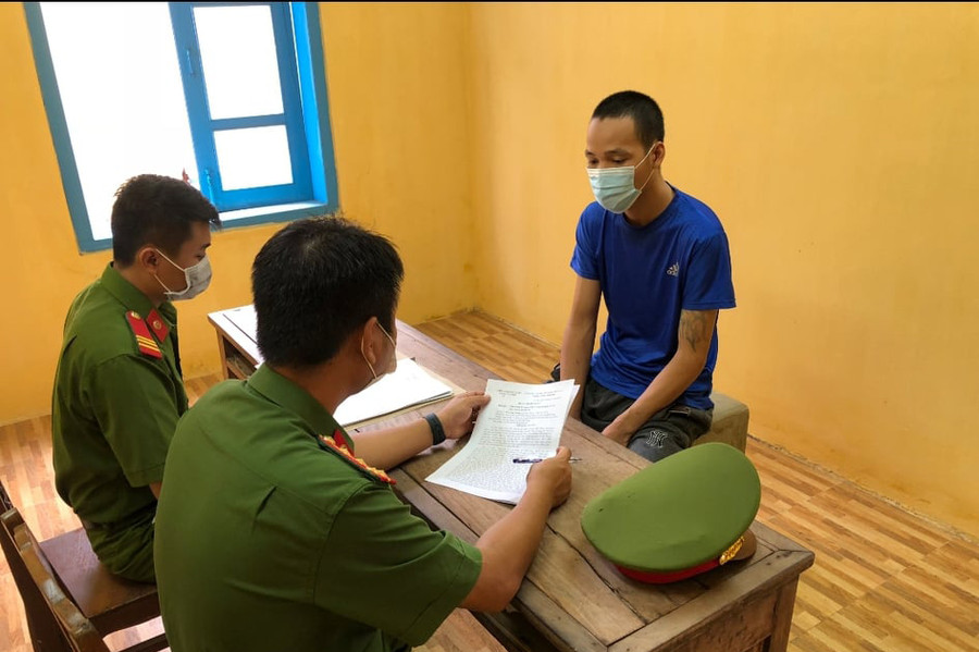 Lữ Văn Thạch tại cơ quan điều tra. Lữ Văn Thạch tại cơ quan điều tra.