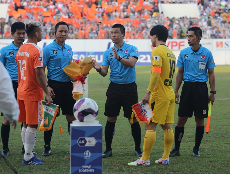 V-League 2021 dự kiến trở lại vào cuối tháng 7. ẢNH: ĐÔNG NGHI