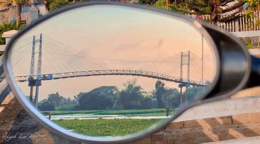  Anh Kiệt cho hay bộ ảnh thu nhỏ quê hương qua gương chiếu hậu đã lên đến 200 tấm