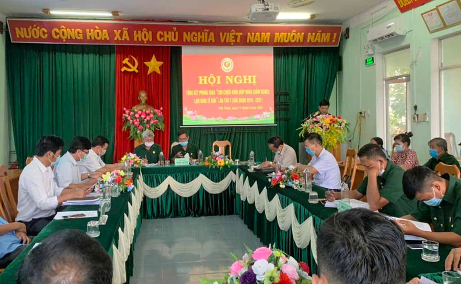 Quang cảnh Hội nghị tổng kết phong trào Cựu chiến binh giúp nhau giảm nghèo, làm kinh tế giỏi tại huyện Phú Thiện.Ảnh.Vũ Chi