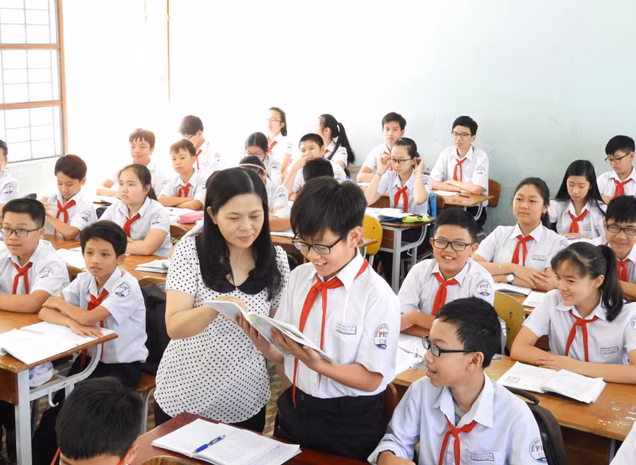  Ngành giáo dục tỉnh Gia Lai đang từng bước triển khai chương trình giáo dục mới ở bậc THCS, bắt đầu sử dụng bộ sách giáo khoa mới ở lớp 6 từ năm học 2021-2022. Ảnh: Thanh Nhật