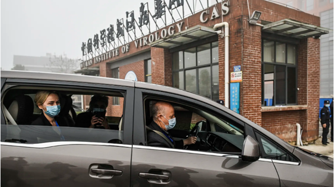 Các nhà điều tra của Tổ chức Y tế Thế giới đến WIV tháng 2 - Ảnh: AFP/Getty