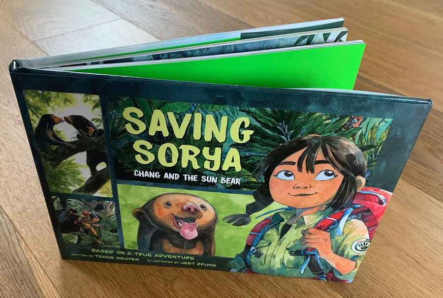  Bìa sách 'Chang hoang dã' bản tiếng Anh - Ảnh: NXB cung cấp