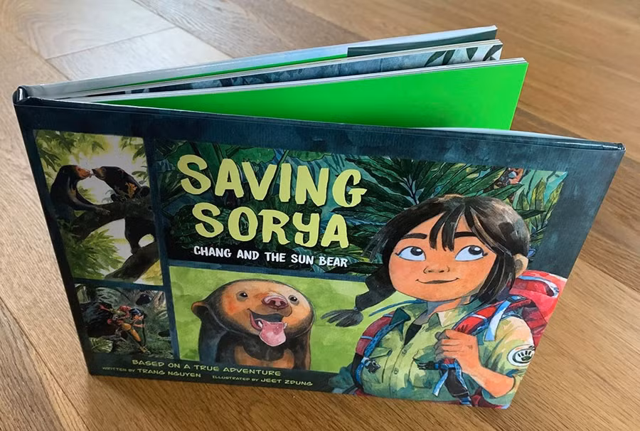  Bìa sách 'Chang hoang dã' bản tiếng Anh - Ảnh: NXB cung cấp