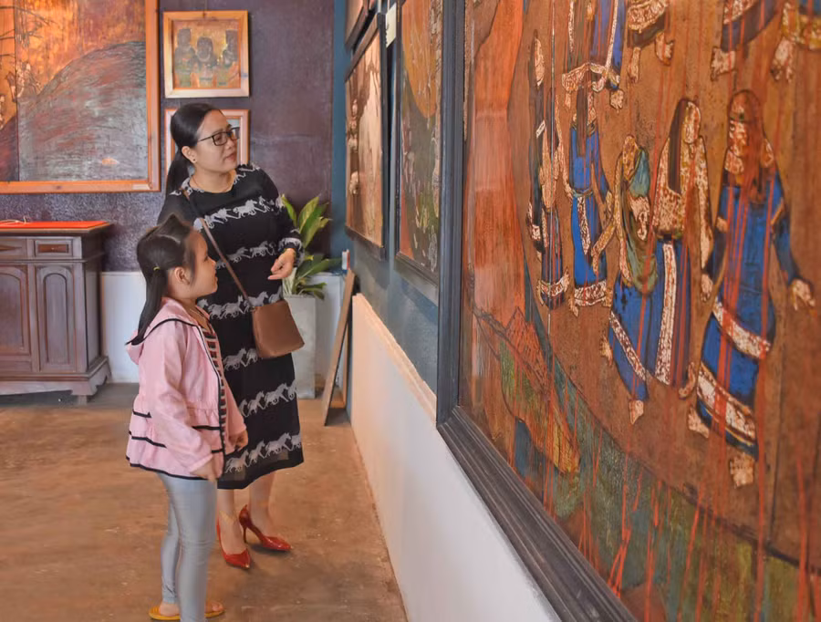 Các họa sĩ trên địa bàn tỉnh chưa có nhiều cơ hội giới thiệu tác phẩm đến công chúng do thiếu một Trung tâm Triển lãm văn hóa, nghệ thuật quy mô, đúng quy chuẩn. Ảnh: Phương Duyên