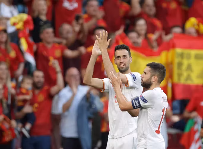 Đội trưởng Sergio Busquets được bình chọn là Cầu thủ xuất sắc nhất