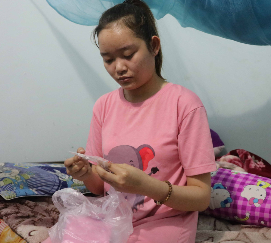 Cô giáo Nguyễn Thị Mỹ Thiện đang rất cần được giúp đỡ để điều trị bệnh. Ảnh: Ngọc Minh