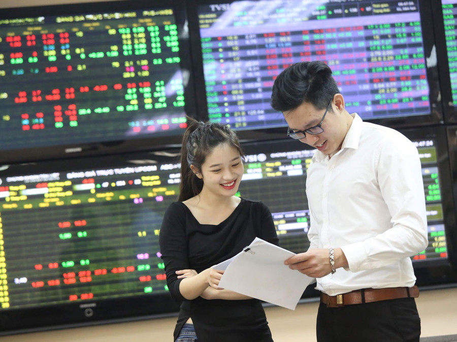  Cổ phiếu tăng giá giúp tài sản các tỉ phú Việt tăng mạnh - Ảnh: NGỌC THẮNG