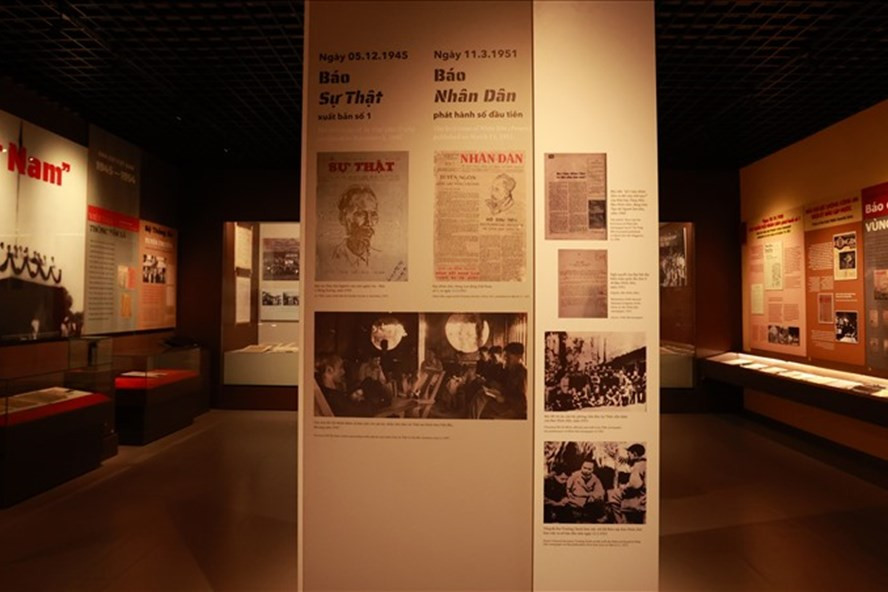 Hơn 20.000 hiện vật được trình bày sáng tạo, sống động trên diện tích 1.500m2 tại Bảo tàng Báo chí Việt Nam giống như những thước phim quay ngược thời gian về từng giai đoạn phát triển của báo chí dân tộc.