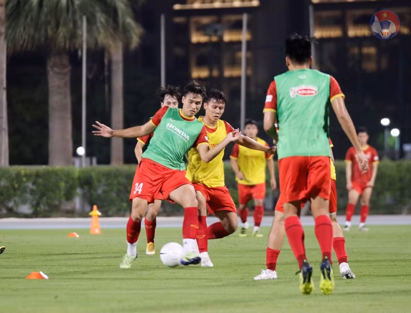 Hàng thủ đội tuyển Việt Nam sẽ do Quế Ngọc Hải làm “nhạc trưởng“. Ảnh: VFF