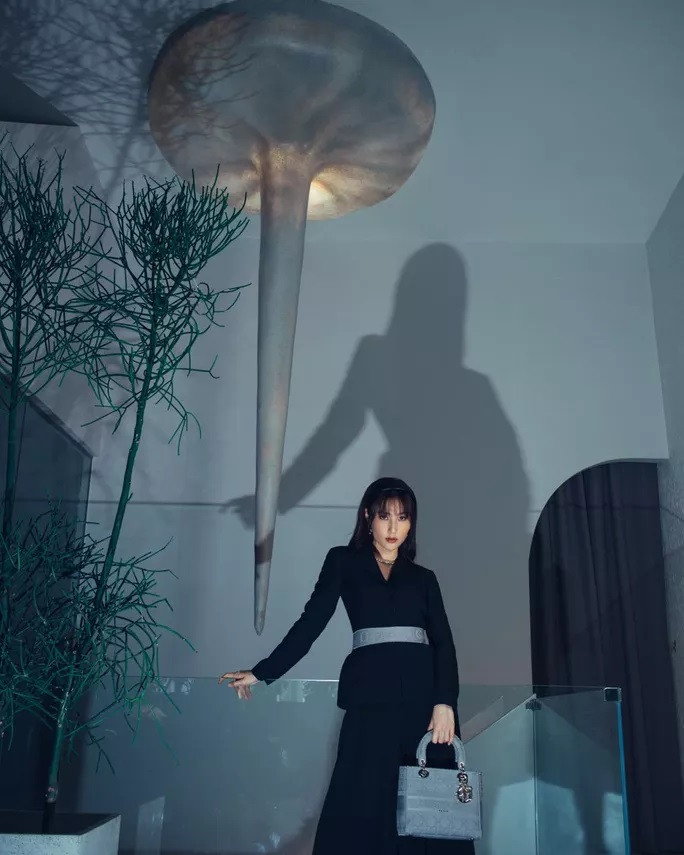 Cô nhận nhiều lời khen từ người hâm mộ