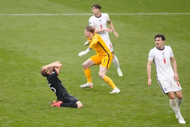 Đức có rất ít cơ hội trước sự chắc chắn của Anh. Ảnh: AFP