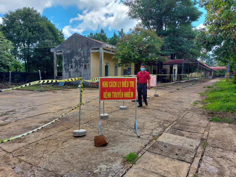 2. Trung tâm Y tế huyện Ia Grai đang triển khai thực hiện theo phương án chuyển trạng thái sang Bệnh viện điều trị Covid-19 theo đúng quy định của tỉnh