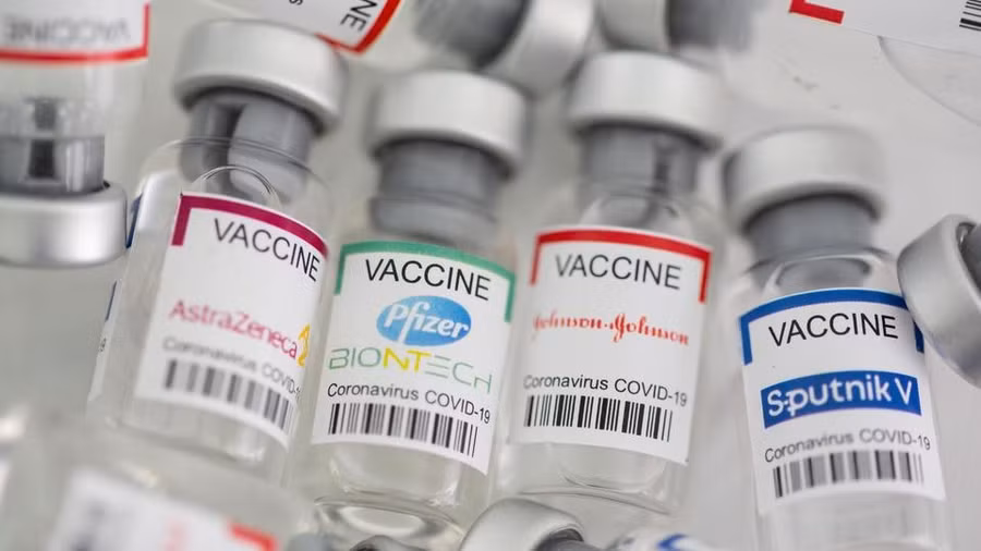  Chuyên gia Australia nói rằng, khó so sánh vaccine nào tốt hơn. Ảnh: AFP