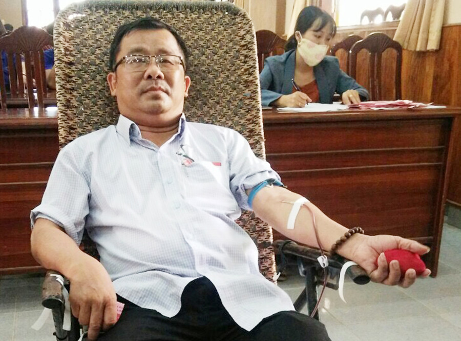 Ông Trần Đình Song rất tích cực tham gia HMTN. Ảnh: Hồng Ngọc Ông Trần Đình Song rất tích cực tham gia HMTN. Ảnh: Hồng Ngọc