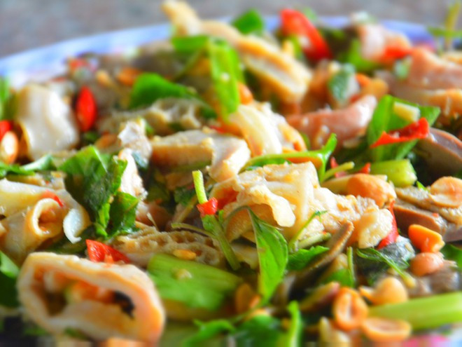 Cà xóc là món ăn thường ngày, dân dã nhưng vô cùng hấp dẫn của đồng bào bản địa. Ảnh: Phương Duyên Cà xóc là món ăn thường ngày, dân dã nhưng vô cùng hấp dẫn của đồng bào bản địa. Ảnh: Phương Duyên