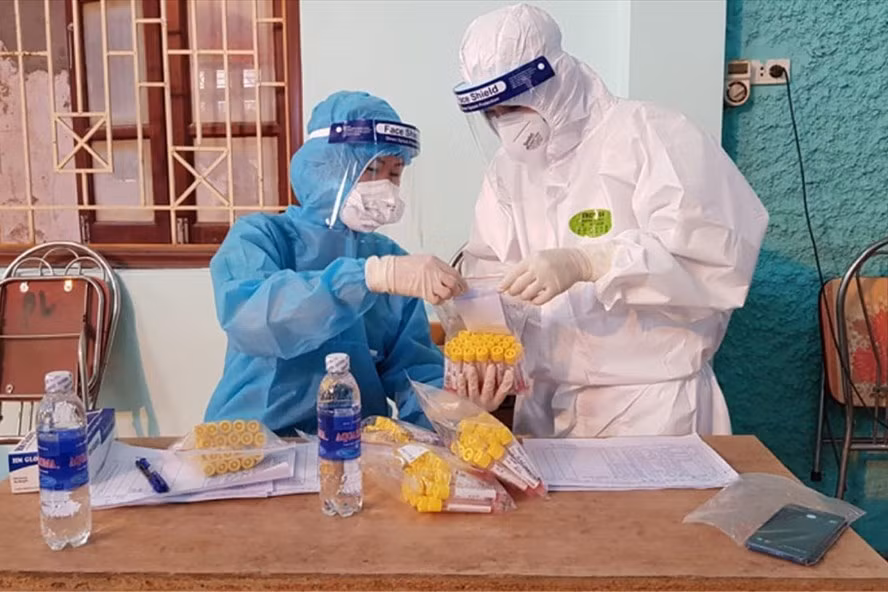 Xét nghiệm COVID-19. Ảnh: Bộ Y tế
