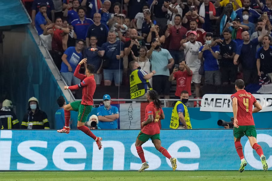 Tuyển Bồ Đào Nha đã đoạt vé sau loạt đấu kịch tính ở bảng F. Ảnh: AFP