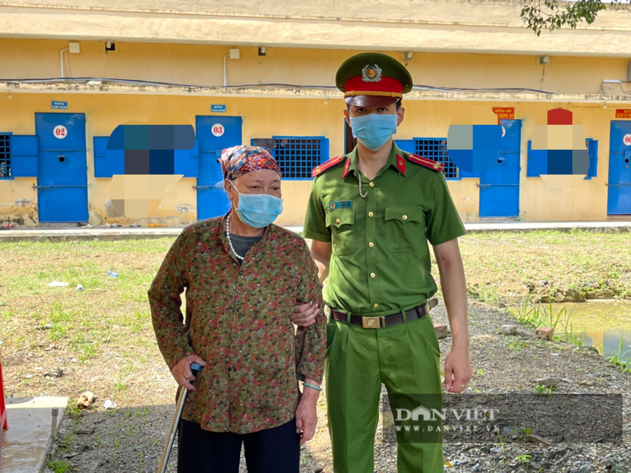 Đối tượng Bùi Thị Thanh tại cơ quan công an huyện Cư Jut (Đắk Nông) - Ảnh: CACC