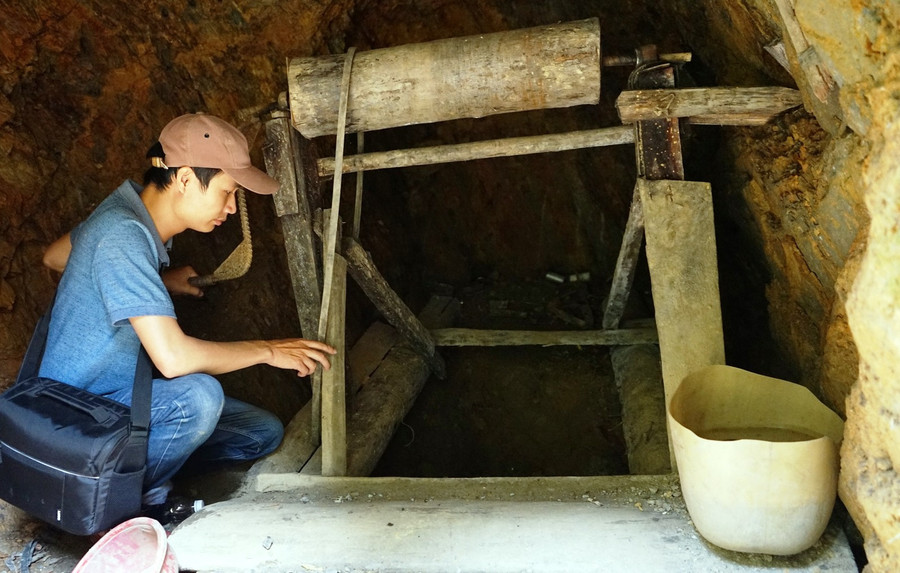 Các hầm vàng nằm dưới lòng đất- ẢNH: MẠNH CƯỜNG Các hầm vàng nằm dưới lòng đất- ẢNH: MẠNH CƯỜNG