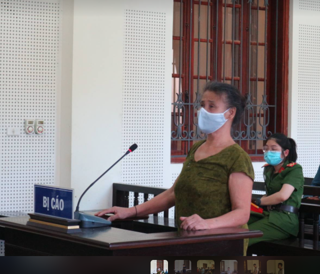 Bị cáo Sầm Thị Hương tại phiên tòa. Ảnh: L. Kim