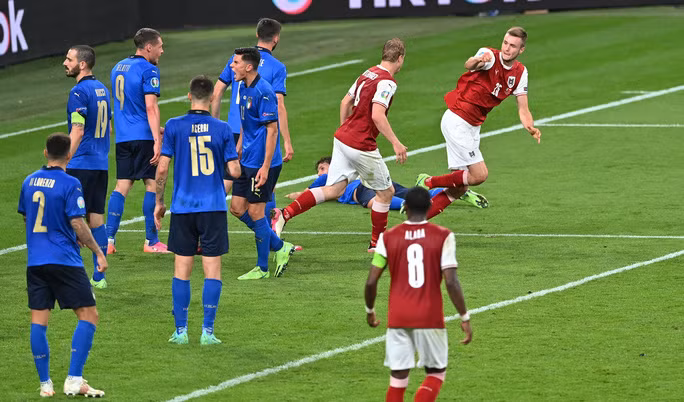 Pha lập công của Sasa Kalajdzic ở phút 114 chấm dứt chuỗi 10 trận giữ sạch lưới của tuyển Ý