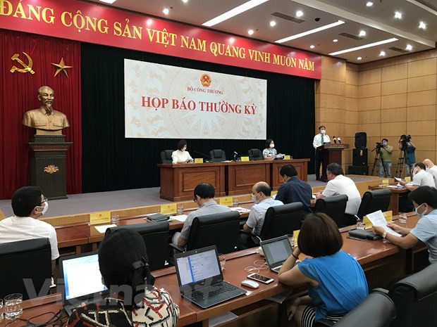  Bộ Công Thương họp báo về tình hình sản xuất công nghiệp và thương mại. (Ảnh: Đức Duy/Vietnam+)