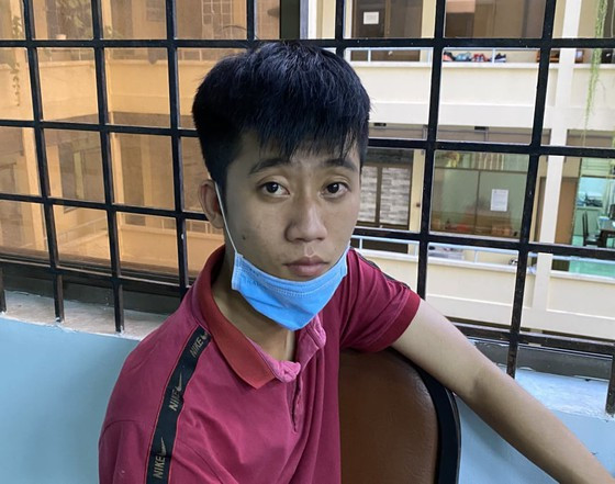 Đối tượng Điệp tại cơ quan công an. Ảnh: CHÍ THẠCH Đối tượng Điệp tại cơ quan công an. Ảnh: CHÍ THẠCH