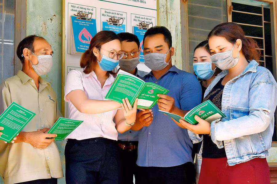 1.Nhiều gia đình ở huyện Chư Pưh vươn lên thoát nghèo nhờ được vay vốn ưu đãi.