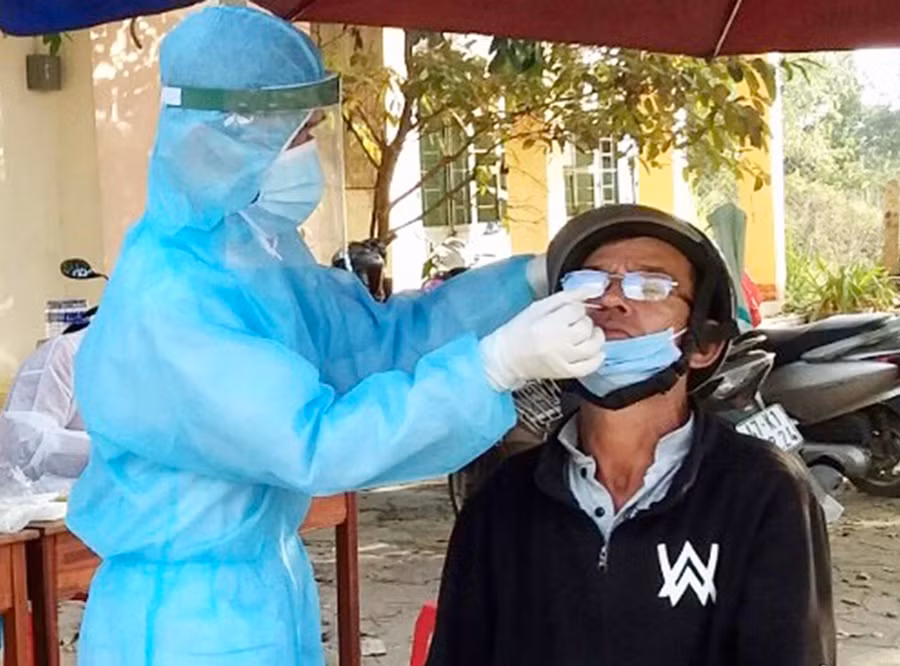  Liên quan bệnh nhân 13486, hiện các mẫu xét nghiệm của F1 đã âm tính lần 1 với SARS-CoV-2. Ảnh: Như Nguyện