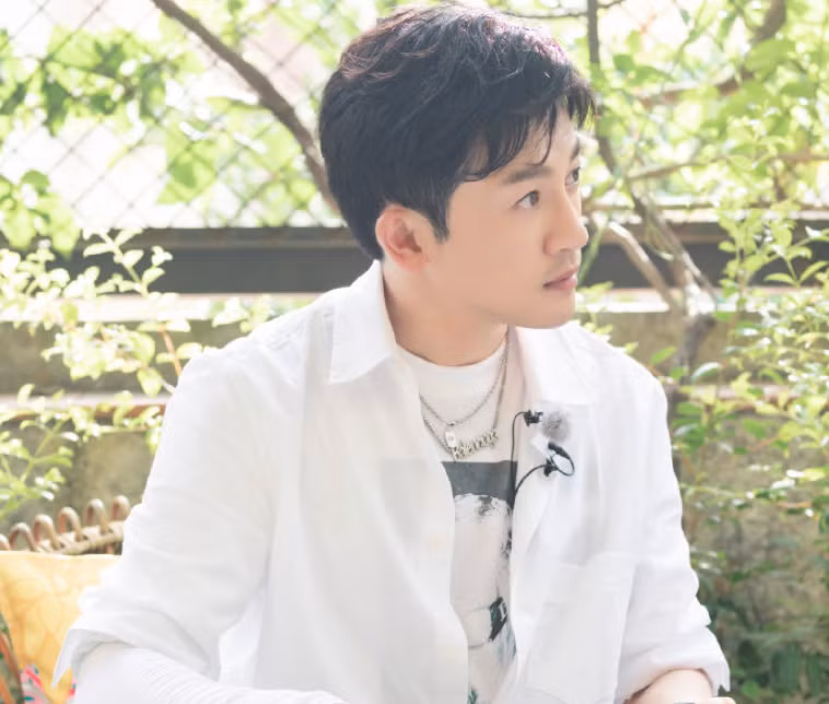 Tô Hữu Bằng ở tuổi U50. (Ảnh: Sohu). Tô Hữu Bằng ở tuổi U50. (Ảnh: Sohu).