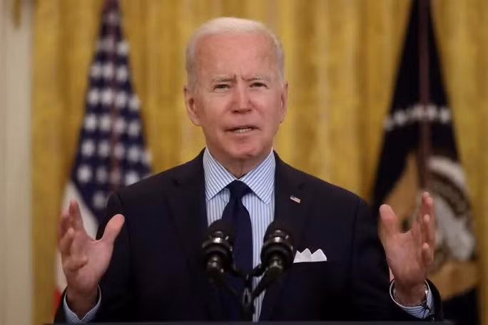 Tổng thống Joe Biden ngày 3-6 ký sắc lệnh cấm các thực thể Mỹ đầu tư vào 59 công ty Trung Quốc, tăng lên từ 31 công ty so với sắc lệnh của người tiền nhiệm Donald Trump. Ảnh: Reuters