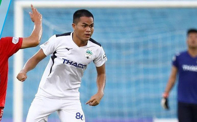 Dụng Quang Nho rời HAGL và gia nhập CLB Hải Phòng theo dạng cho mượn.