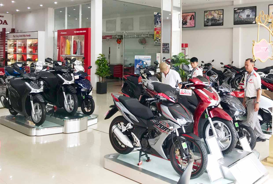 Nhiều doanh nghiệp trong ngành dịch vụ bị ảnh hưởng do dịch Covid-19. Ảnh: Hà Duy