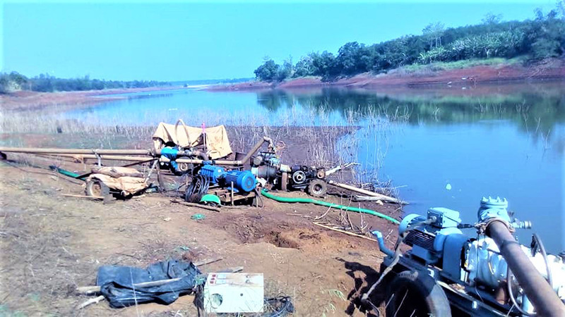  Trên địa bàn tỉnh Đắk Lắk có nhiều ao hồ, đập thủy lợi phục vụ tưới tiêu các loại cây công nghiệp nhưng nhiều hồ đập chưa được cắm biển cảnh báo nước sâu nguy hiểm để trẻ em biết mà tránh xa.