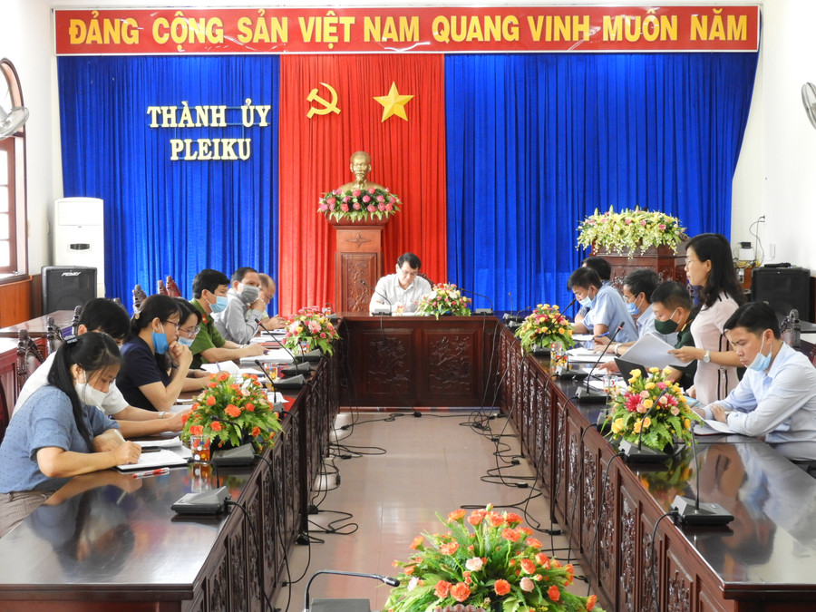 Phiên họp cuối của Ủy ban bầu cử TP. Pleiku. Ảnh: Thanh Nhật