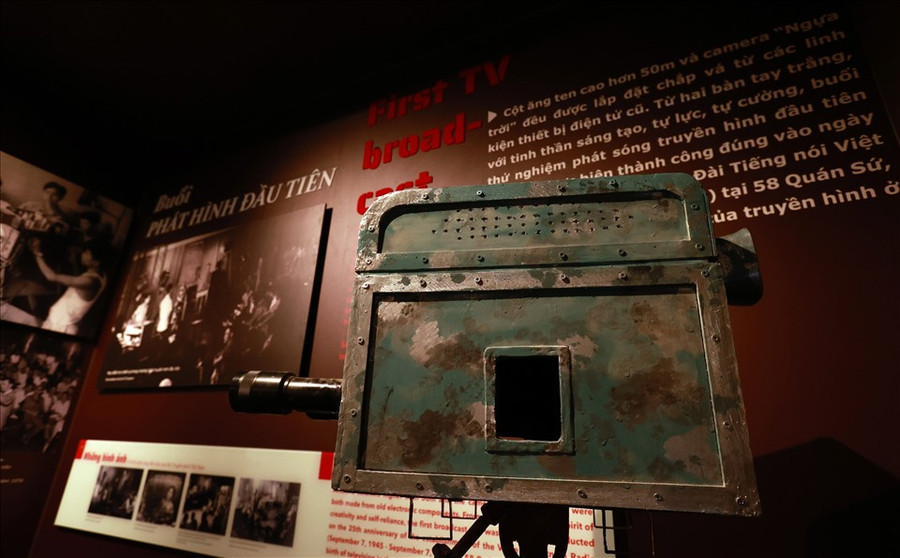 Chiếc máy quay “ngựa trời” đánh dấu cột mốc đầu tiên của tờ báo hình đầu tiên của Việt Nam - Đài Truyền hình Việt Nam vào ngày 7.9.1970.