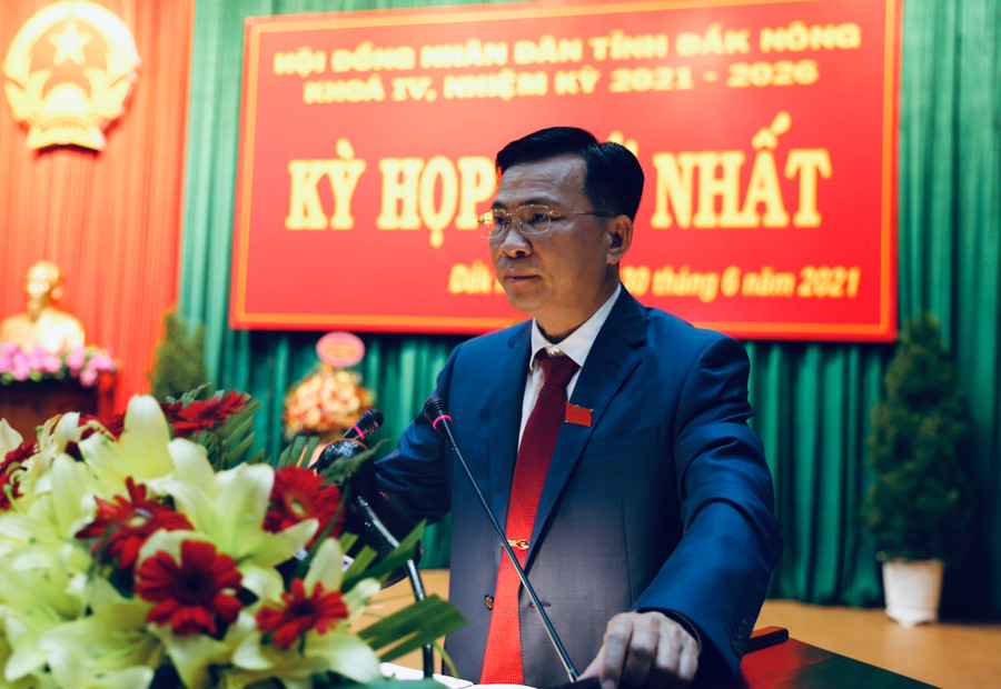 Ông Hồ Văn Mười phát biểu tại buổi nhận chức. Ảnh: H.L