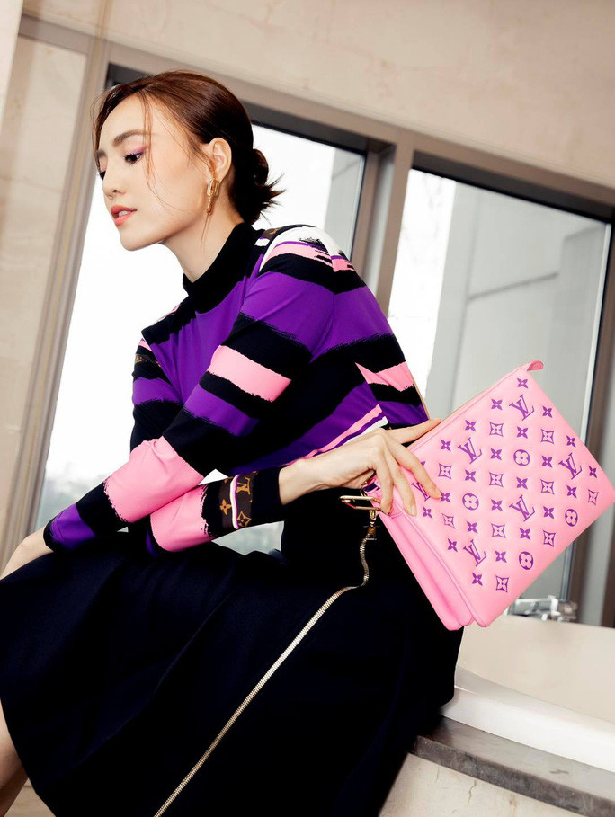 Đính kèm loạt ảnh, Ninh Dương Lan Ngọc chú thích: 