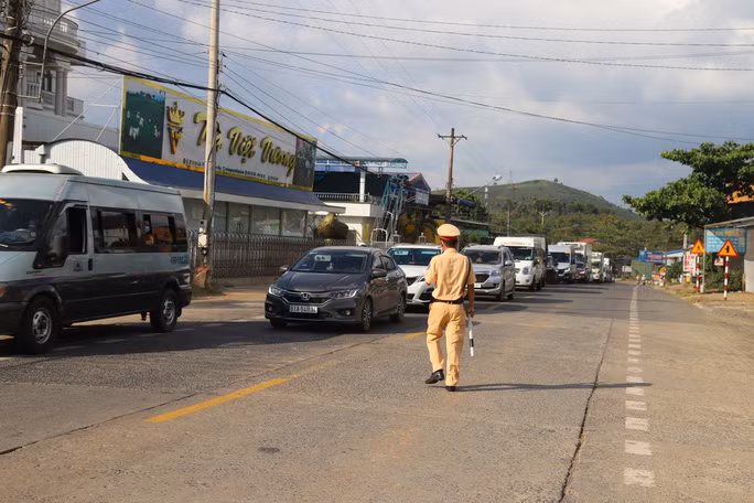 Mở lại hoạt động xe khách từ TP HCM đi Lâm Đồng và ngược lại.