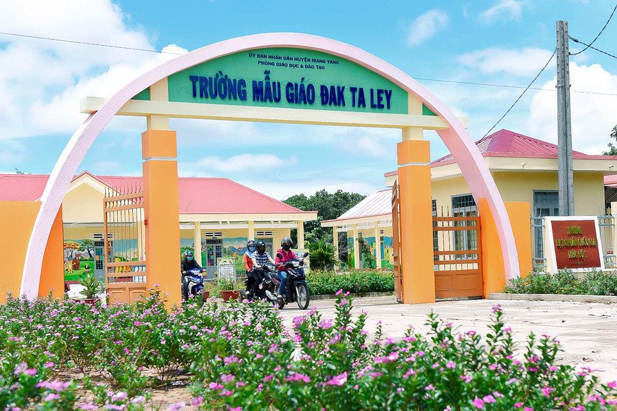 6.Năm 2019, Trường mẫu giáo xã Đak Ta Ley được đầu tư xây dựng mới với kinh phí gần 4 tỷ đồng đáp ứng nhu cầu học tập của gần 200 học sinh toàn xã.