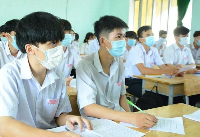 Tạm dừng việc dạy và học trong và ngoài nhà trường
